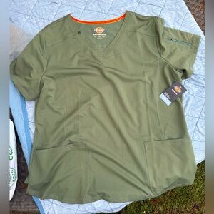 Dickies scrub top brand new